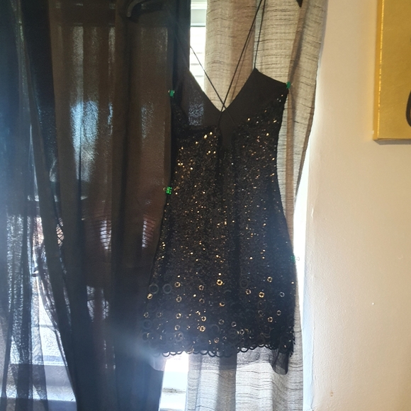 Mini black sequence dress - Picture 4 of 4